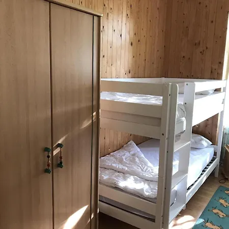 Fuer Vier Personen Im Erdgeschoss *